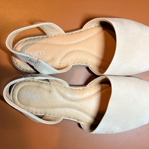 Born Women's Beige Flats 10M - Picture 1 of 3